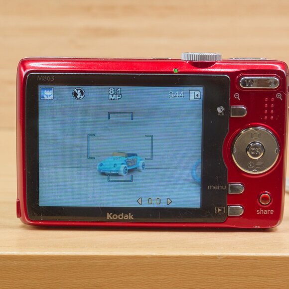 Kodak Easyshare M863 8.2 MP Digital Camera, with 3xOptical Zoom (Red) - Picture 5 of 8